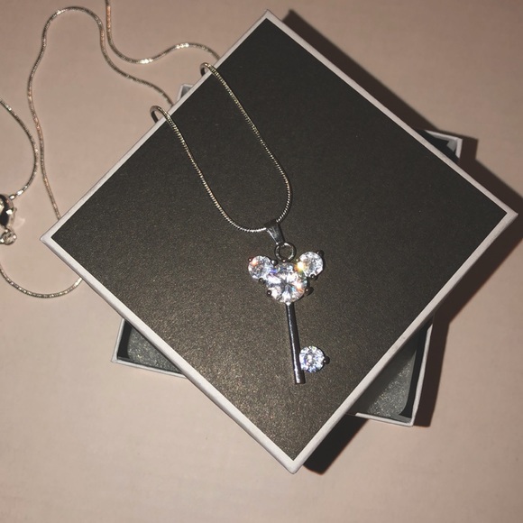 Disney Jewelry - 🦋3 items for $30🦋